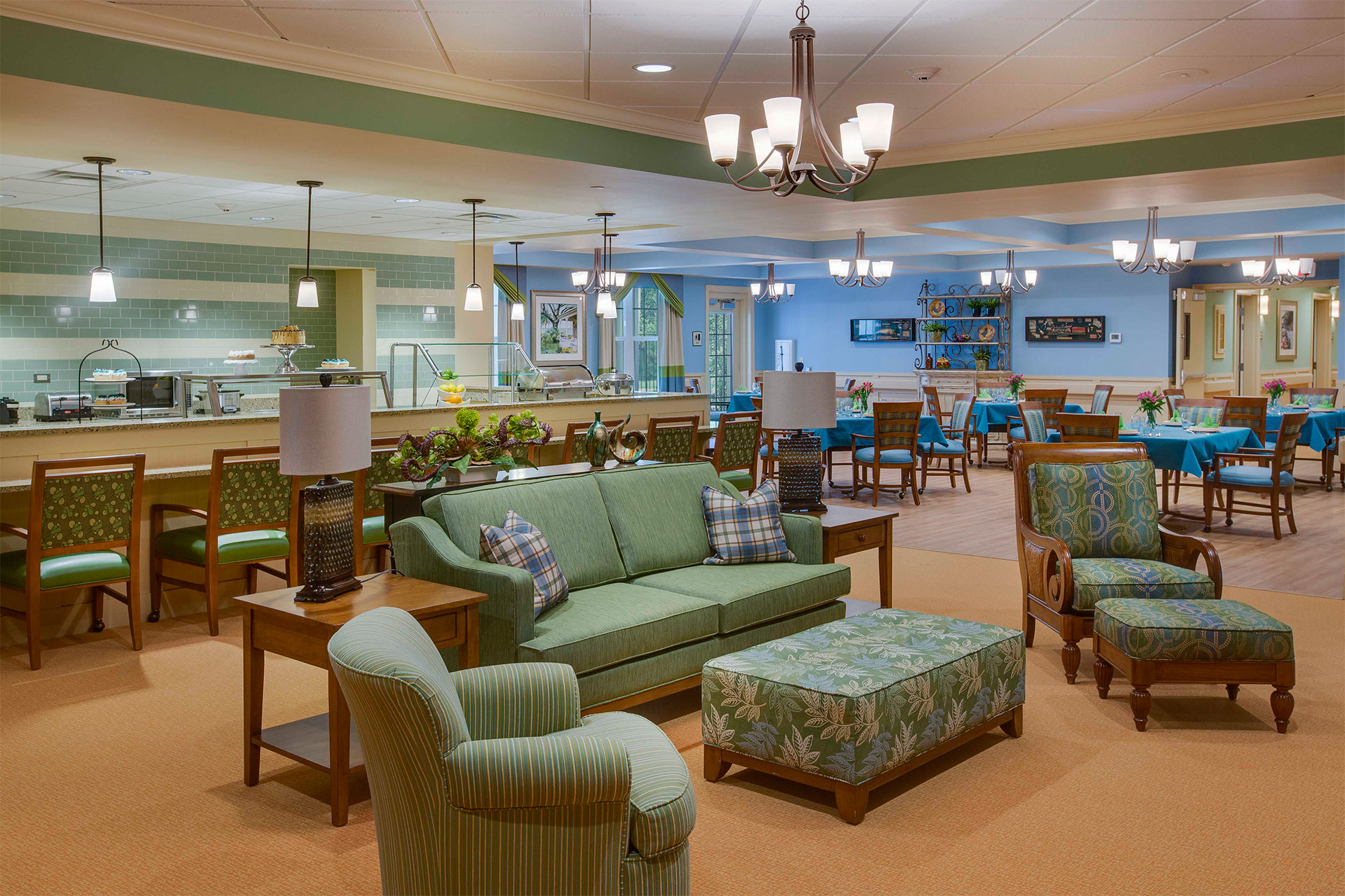 Palms Living: Modern and comfortable, a vibrant space for community and relaxation.